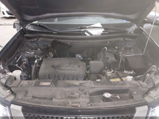 JA4AZ3A36KJ000502 Mitsubishi Outlander Se