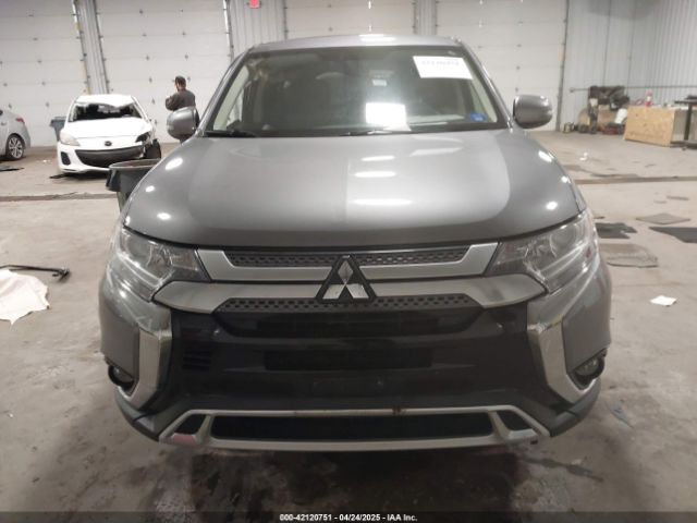 JA4AZ3A36KJ000502 Mitsubishi Outlander Se