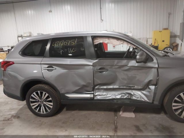 JA4AZ3A36KJ000502 Mitsubishi Outlander Se