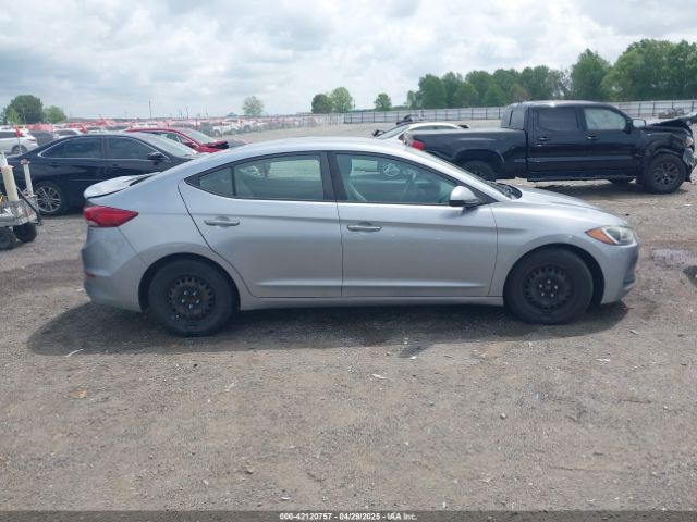5NPD74LF1HH105861 Hyundai ELANTRA SE