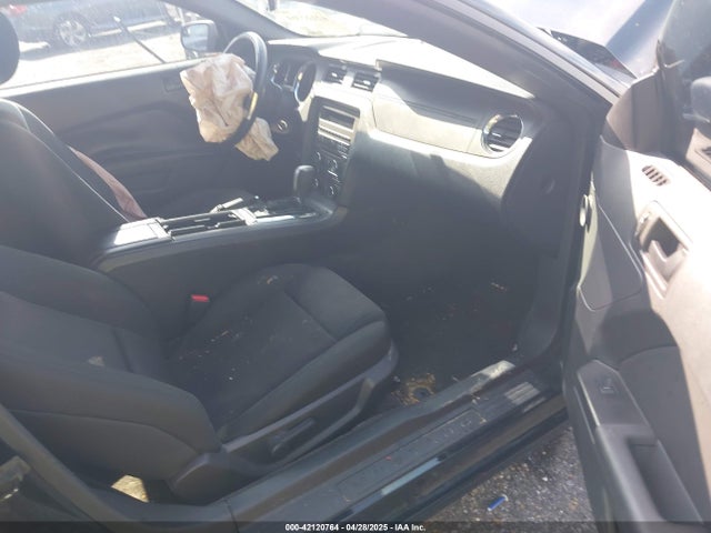 1ZVBP8AM7E5324901 Ford Mustang V6