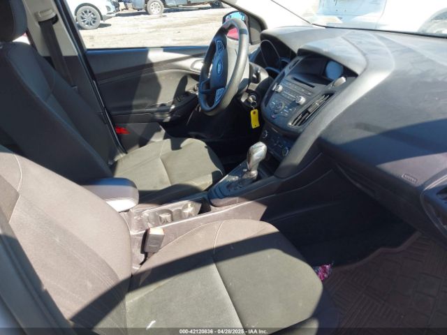 1FADP3K27FL249390 Ford FOCUS SE