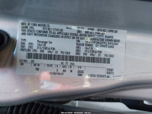 1FADP3K27FL249390 Ford FOCUS SE