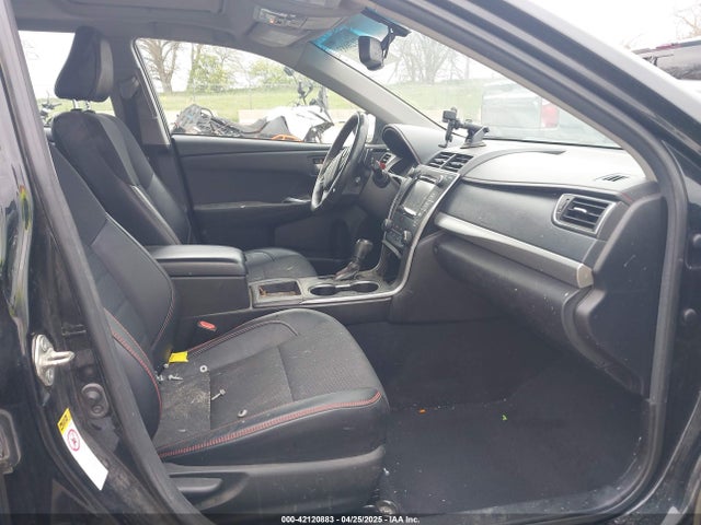 4T1BF1FK5HU419547 Toyota CAMRY SE