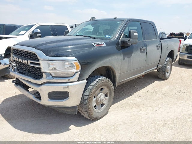 3C6UR5CJ2PG532744 RAM 2500 Tradesman  4x4 6'4 Box