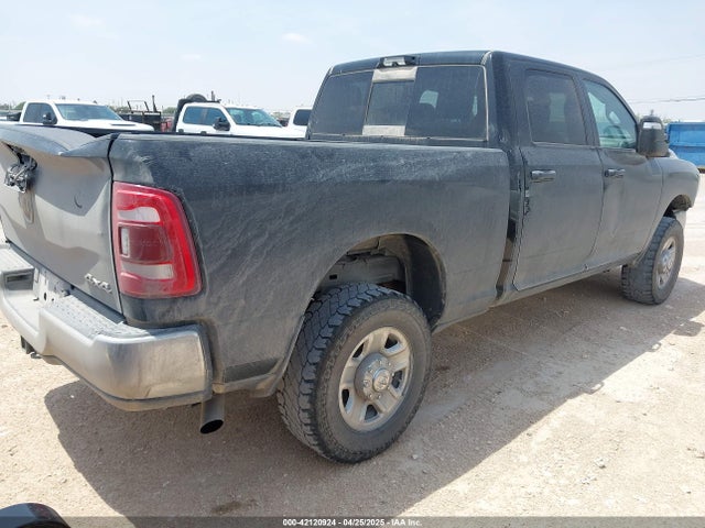 3C6UR5CJ2PG532744 RAM 2500 Tradesman  4x4 6'4 Box