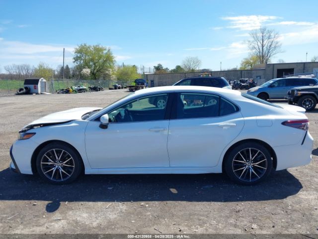 4T1G11BK8RU121389 Toyota CAMRY SE