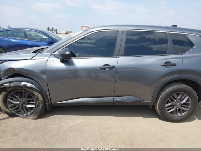 5N1BT3AA0PC883028 Nissan Rogue S Fwd