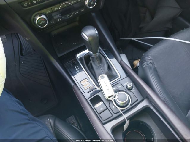 3MZBN1W31JM190601 Mazda Mazda3 Grand Touring