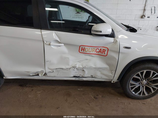 2018 MITSUBISHI OUTLANDER SPORT JA4AR3AU6JZ014117 Photo 5