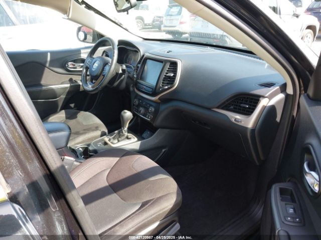 1C4PJLCB5GW208005 Jeep Cherokee Latitude