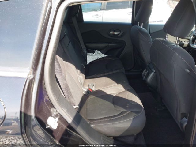 1C4PJLCB5GW208005 Jeep Cherokee Latitude