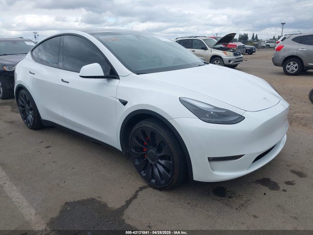 2024 TESLA MODEL Y 7SAYGDEFXRF170662 Photo 0