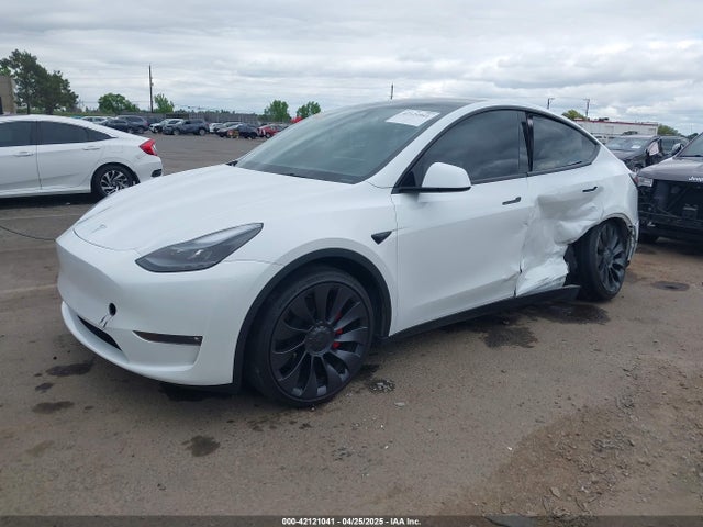 2024 TESLA MODEL Y 7SAYGDEFXRF170662 Photo 1