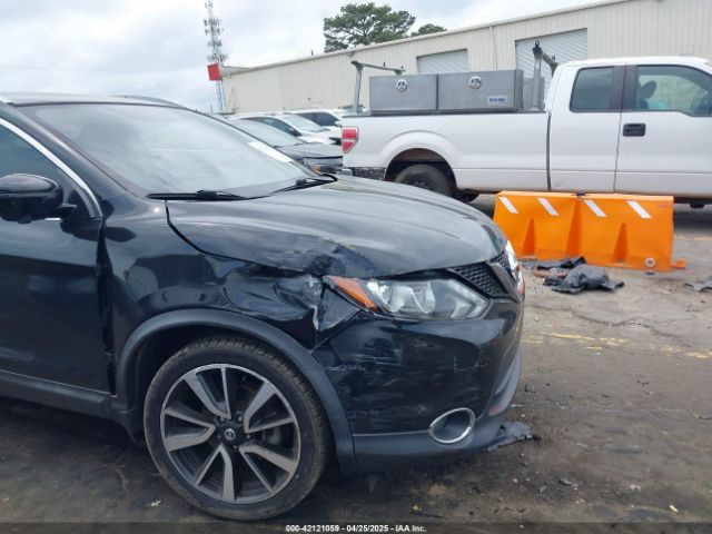 JN1BJ1CP9HW019565 Nissan Rogue Sport Sl