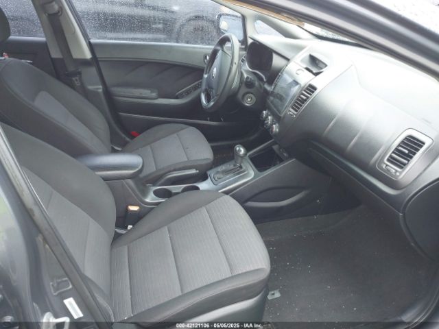 KNAFX4A6XE5225677 KIA FORTE LX