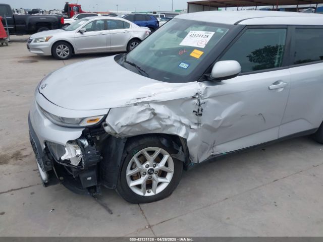 KNDJ23AU8L7054546 KIA SOUL S