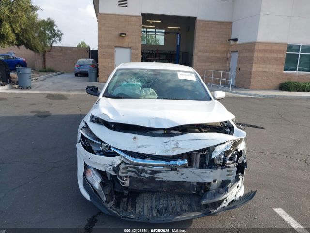 1G1ZD5ST7KF152897 Chevrolet MALIBU LT
