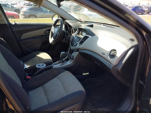 1G1PA5SG3E7407417 Chevrolet Cruze Ls Auto