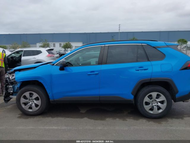 2T3H1RFV7MW120211 Toyota RAV4 LE