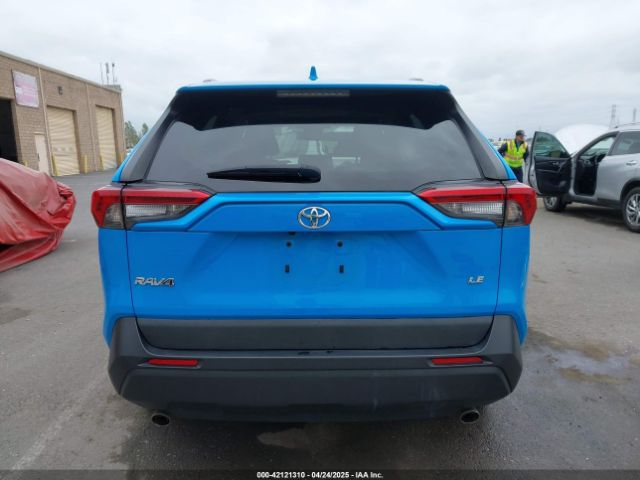 2T3H1RFV7MW120211 Toyota RAV4 LE