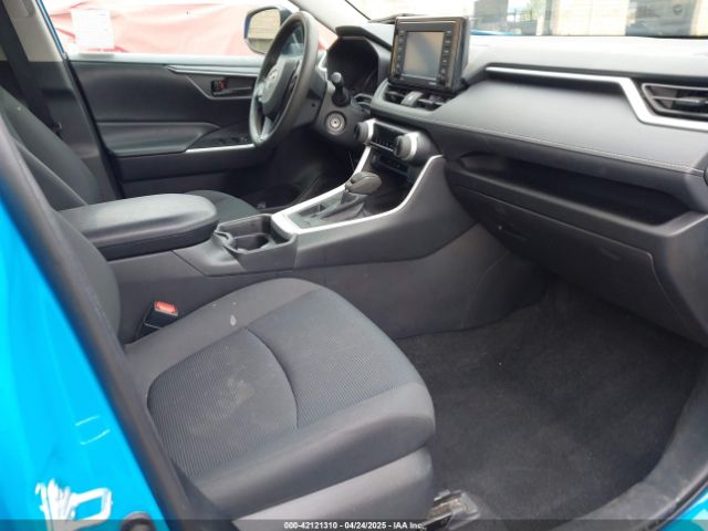 2T3H1RFV7MW120211 Toyota RAV4 LE