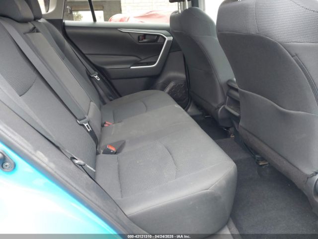 2T3H1RFV7MW120211 Toyota RAV4 LE