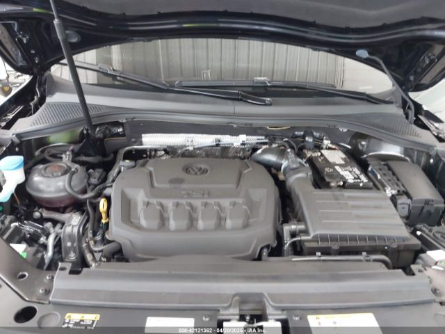 3VVCB7AX4RM106944 Volkswagen Tiguan 2.0t Se R-line Black
