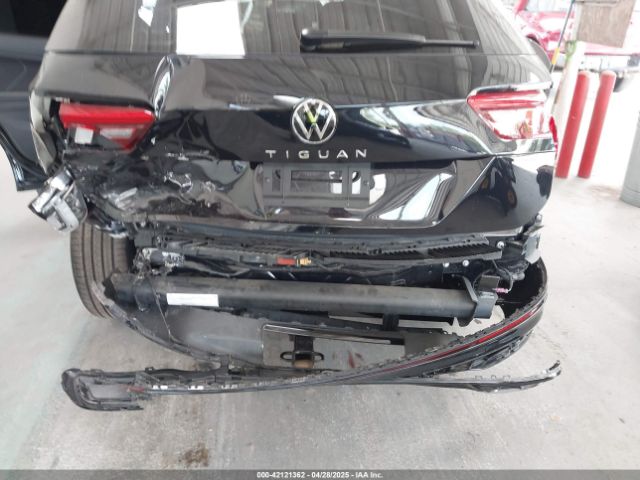 3VVCB7AX4RM106944 Volkswagen Tiguan 2.0t Se R-line Black