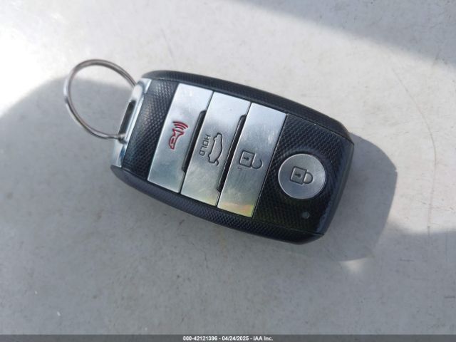 KNAFZ5A33G5631230 KIA FORTE SX