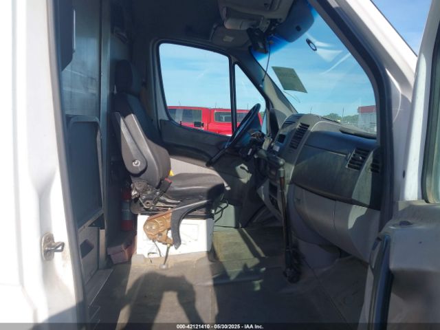 2011 MERCEDES-BENZ SPRINTER 2500 WD3PE8CB7B5579435 Photo 4