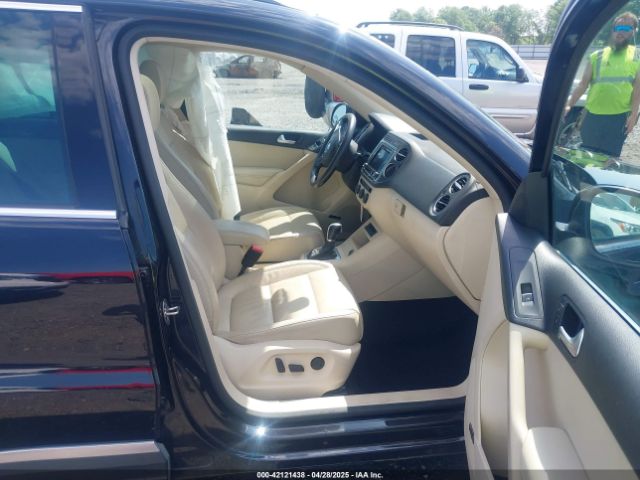 2016 VOLKSWAGEN TIGUAN WVGAV7AX3GW527446 Photo 4