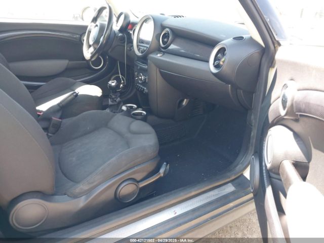2011 MINI COOPER S WMWSV3C50BTY23450 Photo 4