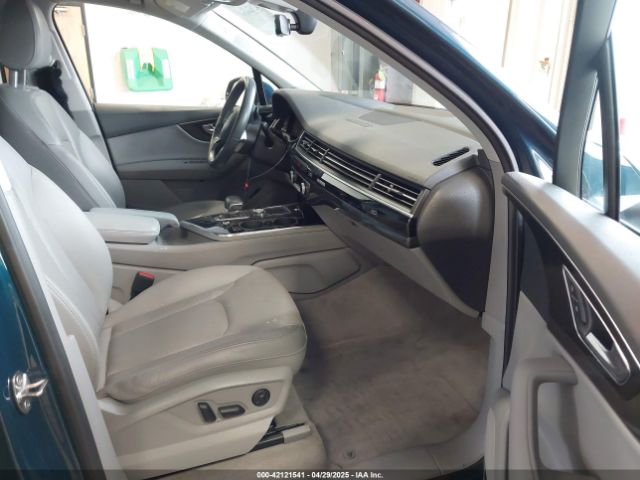 WA1VAAF75JD028331 Audi Q7 3.0t Premium