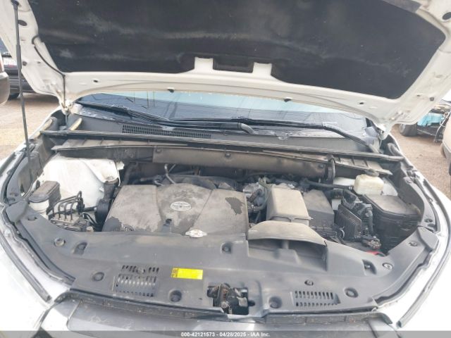 5TDKZRFH6JS283275 Toyota Highlander Xle