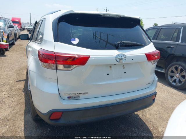 5TDKZRFH6JS283275 Toyota Highlander Xle