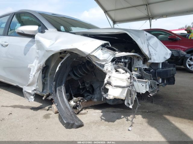 2T1BURHE5JC021905 Toyota COROLLA SE