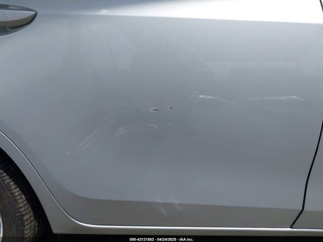 2T1BURHE5JC021905 Toyota COROLLA SE