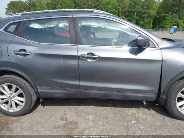 JN1BJ1CR2JW203947 Nissan Rogue Sport Sv