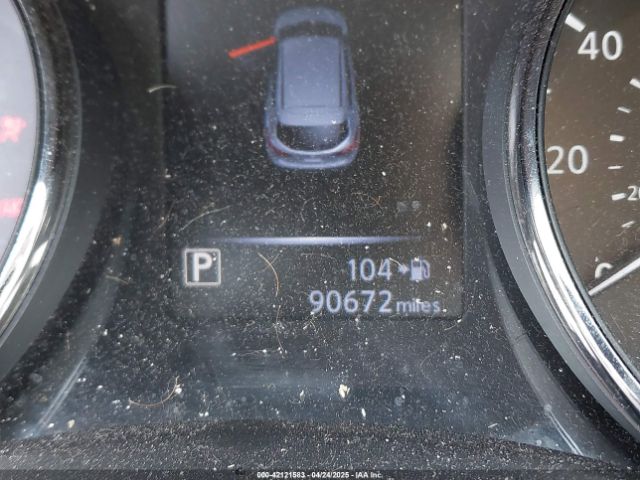 JN1BJ1CR2JW203947 Nissan Rogue Sport Sv