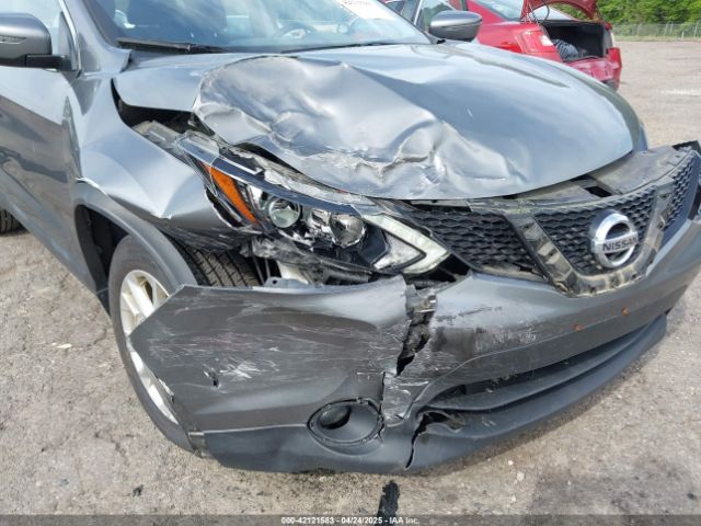 JN1BJ1CR2JW203947 Nissan Rogue Sport Sv
