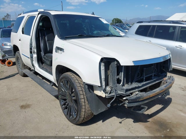 2011 CADILLAC ESCALADE 1GYS4CEF0BR162201 Photo 0