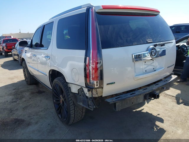 2011 CADILLAC ESCALADE 1GYS4CEF0BR162201 Photo 2