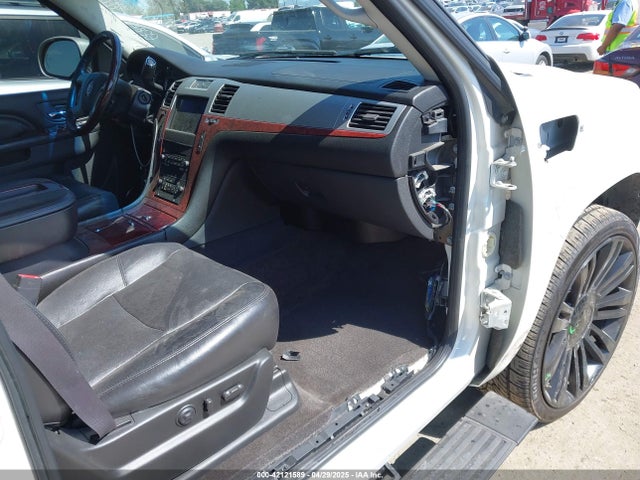2011 CADILLAC ESCALADE 1GYS4CEF0BR162201 Photo 4