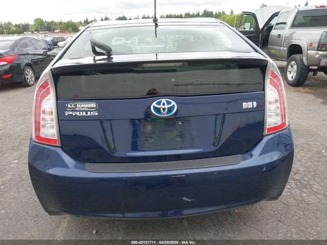 Toyota Prius Two 2014 JTDKN3DU6E1830606 Image 16