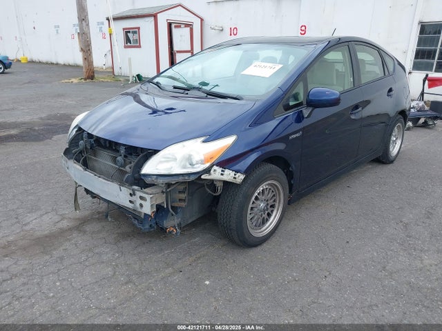 Toyota Prius Two 2014 JTDKN3DU6E1830606 Image 2