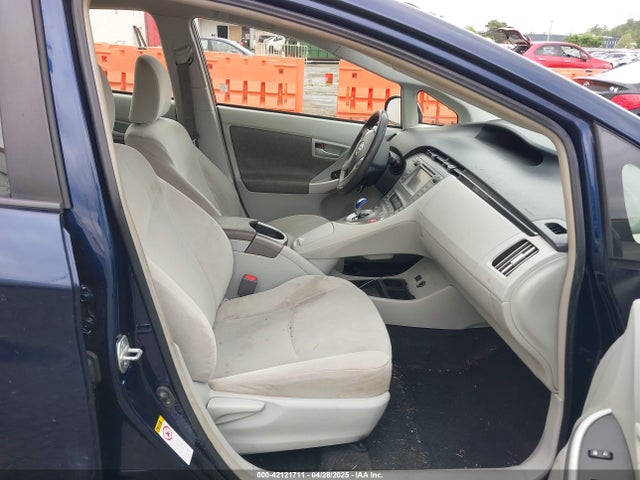 Toyota Prius Two 2014 JTDKN3DU6E1830606 Image 5