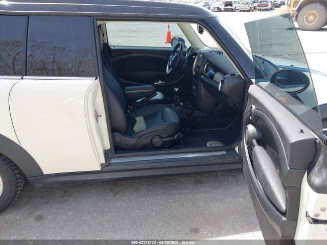 2012 MINI COOPER CLUBMAN WMWZF3C51CT268232 Photo 4