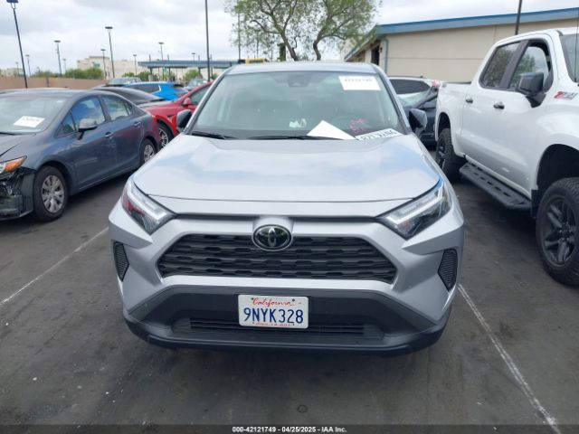 2T3H1RFVXRC291494 Toyota RAV4 LE