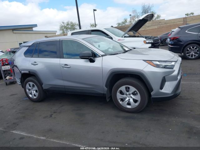 2T3H1RFVXRC291494 Toyota RAV4 LE